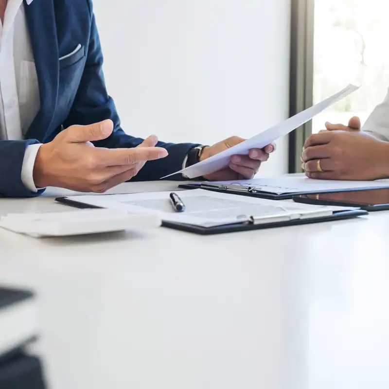 Agent man presentation and consulting detail to customer.